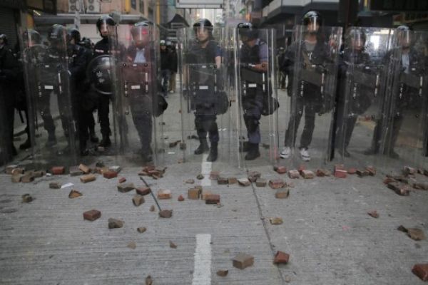 La rivolta delle polpette di pesce a Hong Kong