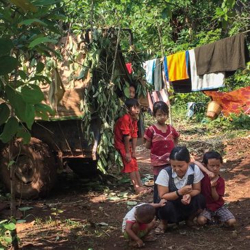 Io, vescovo tra gli sfollati in Myanmar